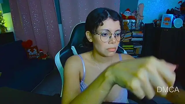 Snapshot of Drea_Foox chatting on 12/22/25, 03:25 Drea Foox online show from 12/22/25, 03:25