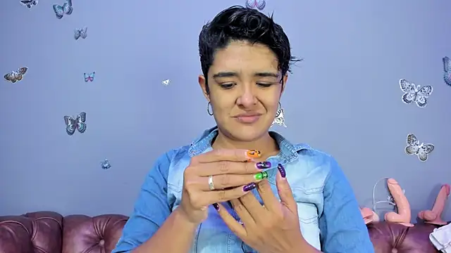 Kaira mosse online show from 11/20/25, 11:43