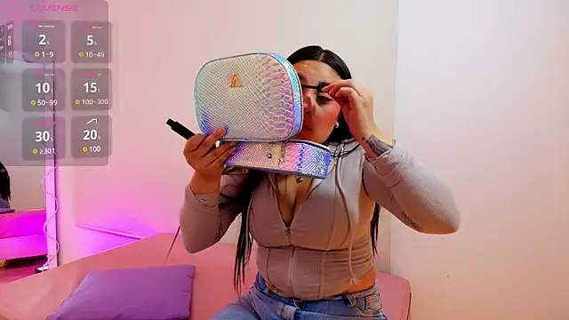 Snapshot of Brendda_tay chatting on 02/28/25, 03:37 Brendda tay online show from 02/28/25, 03:37