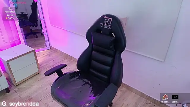 Snapshot of Brendda_tay chatting on 09/24/25, 03:10 Brendda tay online show from 09/24/25, 03:10