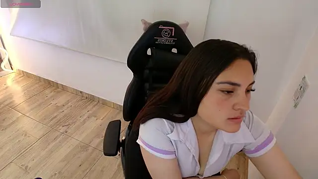 Snapshot of Brendda_tay chatting on 11/22/25, 04:11 Brendda tay online show from 11/22/25, 04:11