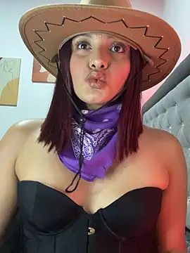 Snapshot of Melanyprada chatting on 10/26/25, 03:34 Melanyprada online show from 10/26/25, 03:34