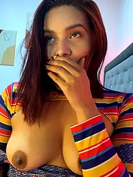 Snapshot of Melanyprada chatting on 10/30/25, 04:14 Melanyprada online show from 10/30/25, 04:14