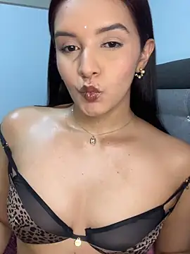 Melanyprada online show from 05/10/26, 09:36