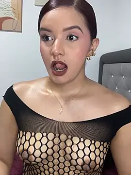 Melanyprada online show from 05/15/26, 05:14