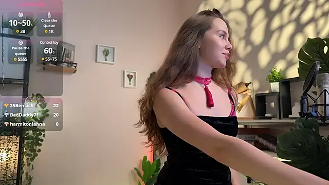 Julie Rhodes online show from 02/02/25, 03:49