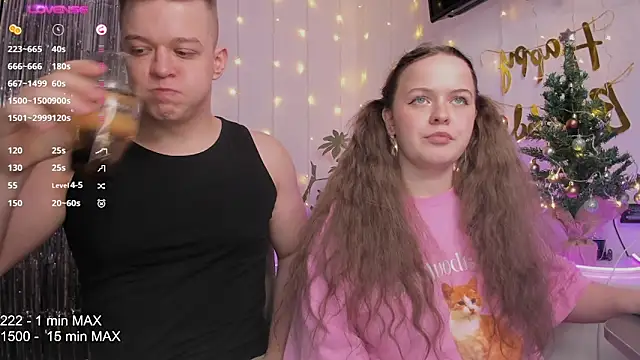 Snapshot of Hanna_and_Justin chatting on 12/10/24, 08:38 Hanna and Justin online show from 12/10/24, 08:38