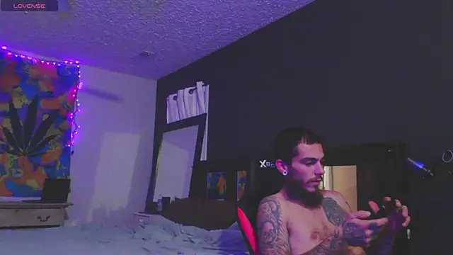 Snapshot of XMeF10 chatting on 12/10/24, 01:54 XMeF10 online show from 12/10/24, 01:54