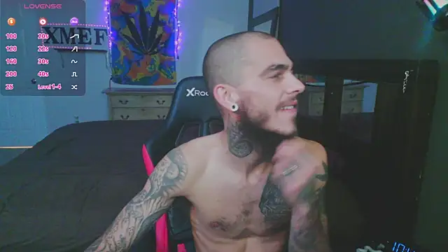 Snapshot of XMeF10 chatting on 12/20/24, 03:47 XMeF10 online show from 12/20/24, 03:47