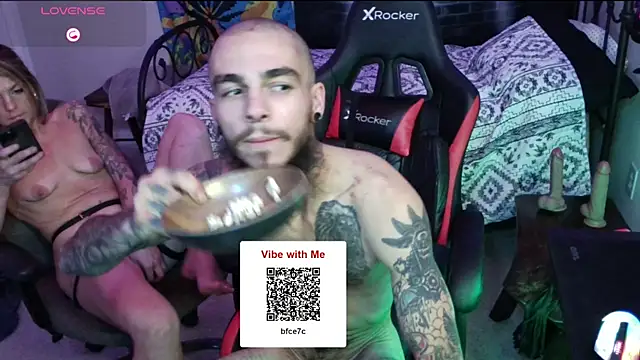 Snapshot of XMeF10 chatting on 01/11/25, 08:00 XMeF10 online show from 01/11/25, 08:00