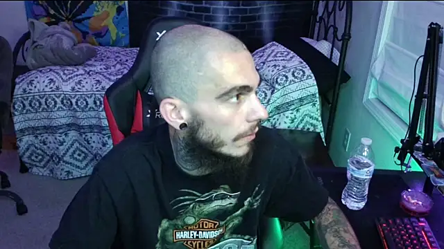 Snapshot of XMeF10 chatting on 01/12/25, 04:00 XMeF10 online show from 01/12/25, 04:00