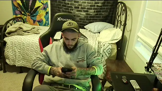 Snapshot of XMeF10 chatting on 01/14/25, 09:51 XMeF10 online show from 01/14/25, 09:51