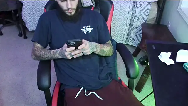 Snapshot of XMeF10 chatting on 01/15/25, 01:02 XMeF10 online show from 01/15/25, 01:02