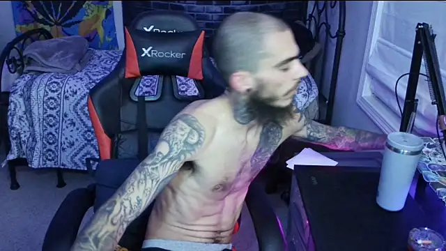 Snapshot of XMeF10 chatting on 01/18/25, 03:42 XMeF10 online show from 01/18/25, 03:42