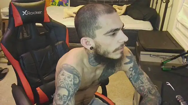 Snapshot of XMeF10 chatting on 01/28/25, 12:00 XMeF10 online show from 01/28/25, 12:00