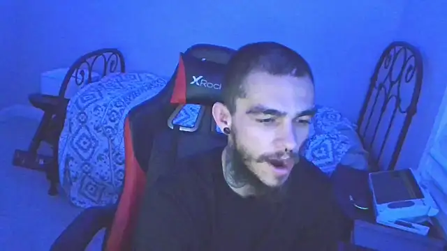 Snapshot of XMeF10 chatting on 02/02/25, 11:51 XMeF10 online show from 02/02/25, 11:51