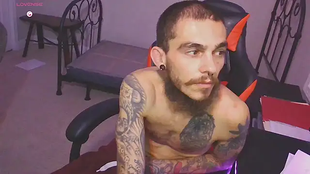 Snapshot of XMeF10 chatting on 02/10/25, 01:03 XMeF10 online show from 02/10/25, 01:03