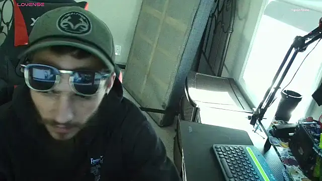 Snapshot of XMeF10 chatting on 02/14/25, 05:57 XMeF10 online show from 02/14/25, 05:57