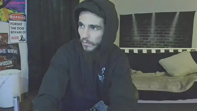 Snapshot of XMeF10 chatting on 03/06/25, 08:27 XMeF10 online show from 03/06/25, 08:27