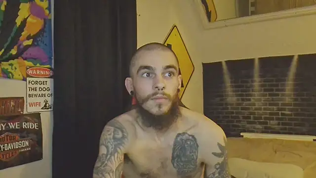 Snapshot of XMeF10 chatting on 03/11/25, 11:48 XMeF10 online show from 03/11/25, 11:48