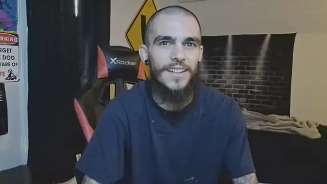 Snapshot of XMeF10 chatting on 03/13/25, 10:10 XMeF10 online show from 03/13/25, 10:10