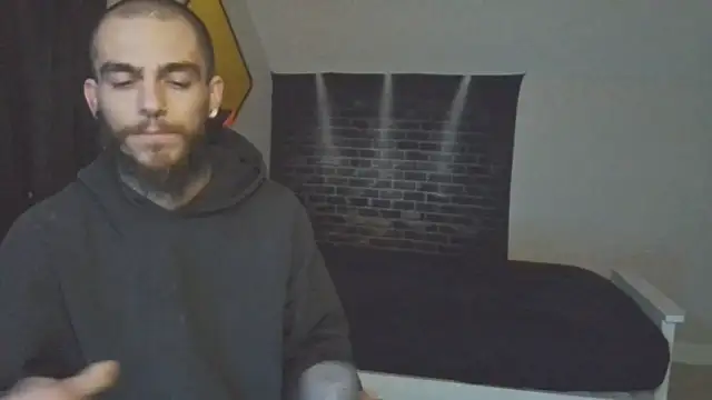 Snapshot of XMeF10 chatting on 03/18/25, 05:41 XMeF10 online show from 03/18/25, 05:41