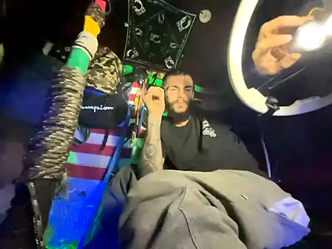 Snapshot of XMeF10 chatting on 11/24/25, 10:26 XMeF10 online show from 11/24/25, 10:26