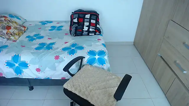 miajoseph  online show from 09/30/25, 04:28