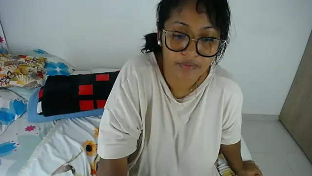 miajoseph  online show from 10/03/25, 04:20