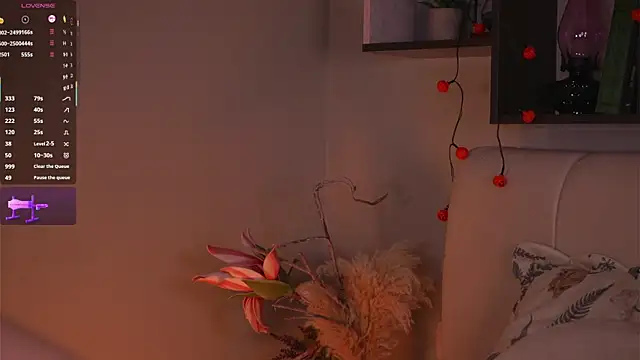 MiaBanger online show from 11/08/25, 03:45