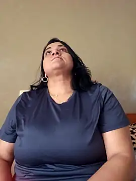 Snapshot of paulinaDiaz1 chatting on 10/21/25, 01:12 paulinaDiaz1 online show from 10/21/25, 01:12