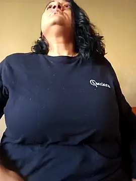 Snapshot of paulinaDiaz1 chatting on 11/02/25, 03:25 paulinaDiaz1 online show from 11/02/25, 03:25