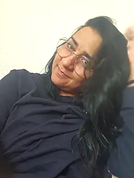 Snapshot of paulinaDiaz1 chatting on 05/06/26, 01:27 paulinaDiaz1 online show from 05/06/26, 01:27