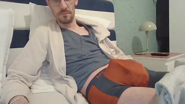 Snapshot of passif520 chatting on 02/22/26, 03:43 passif520 online show from 02/22/26, 03:43