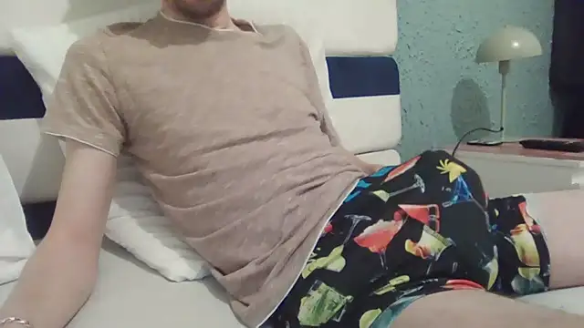 Snapshot of passif520 chatting on 02/23/26, 07:39 passif520 online show from 02/23/26, 07:39