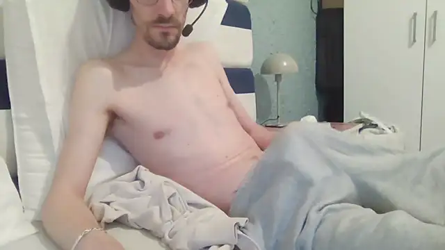 Snapshot of passif520 chatting on 03/10/26, 11:26 passif520 online show from 03/10/26, 11:26