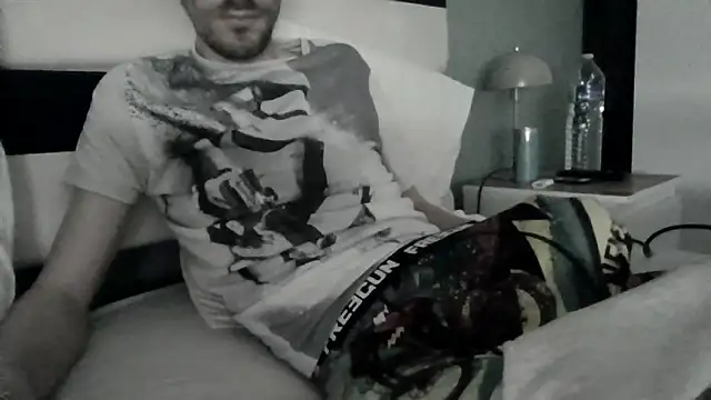 Snapshot of passif520 chatting on 03/22/26, 03:48 passif520 online show from 03/22/26, 03:48