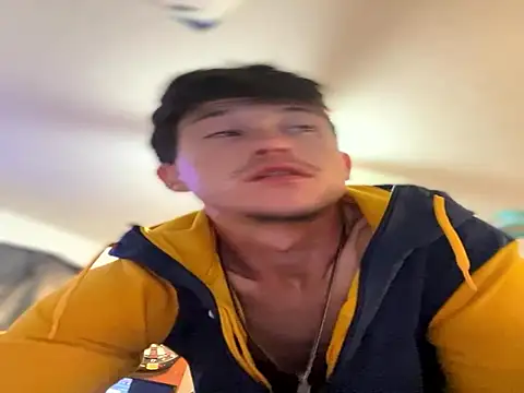 Snapshot of bigdckstud chatting on 11/08/25, 04:45 bigdckstud online show from 11/08/25, 04:45