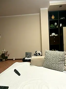 MichelleCara online show from 12/05/25, 07:28