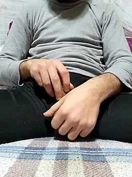 Snapshot of bigdig22cm chatting on 03/19/25, 02:35 bigdig22cm online show from 03/19/25, 02:35