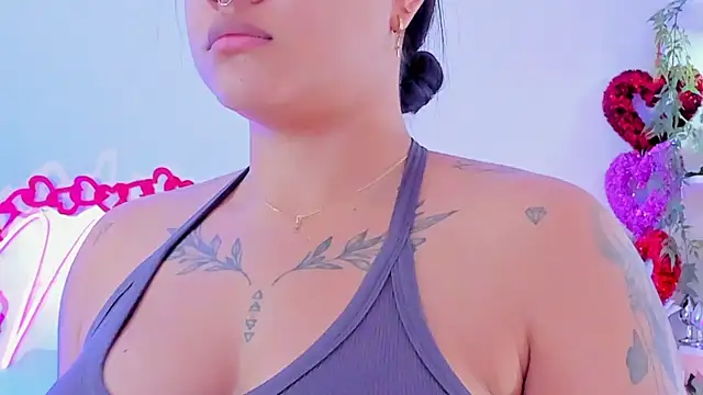 Snapshot of MaddyParisi chatting on 02/09/25, 08:13 MaddyParisi online show from 02/09/25, 08:13