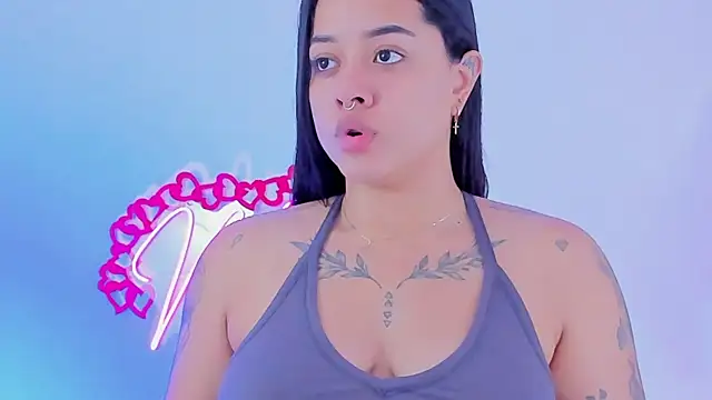 Snapshot of MaddyParisi chatting on 02/16/25, 05:04 MaddyParisi online show from 02/16/25, 05:04