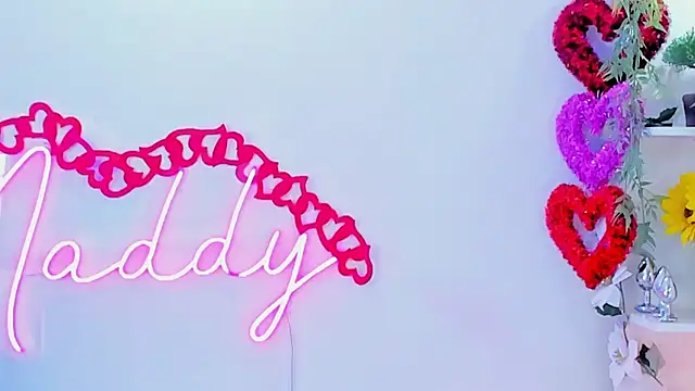 Snapshot of MaddyParisi chatting on 02/21/25, 11:10 MaddyParisi online show from 02/21/25, 11:10