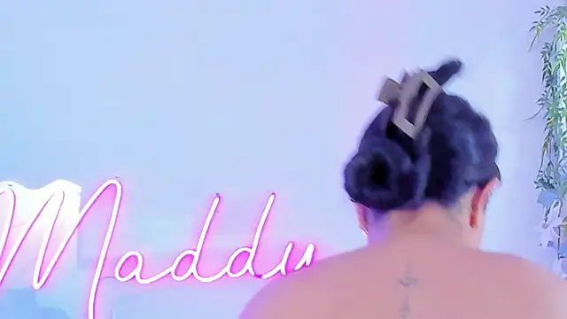 Snapshot of MaddyParisi chatting on 03/08/25, 07:31 MaddyParisi online show from 03/08/25, 07:31