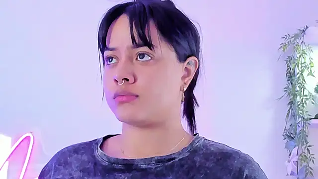 MaddyParisi online show from 03/21/25, 04:28