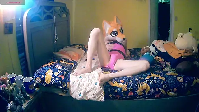 Snapshot of FoxieHikari chatting on 10/27/25, 01:09 FoxieHikari online show from 10/27/25, 01:09