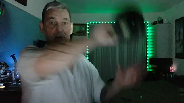 Snapshot of ChunkyMonkey007 chatting on 12/24/24, 12:11 ChunkyMonkey007 online show from 12/24/24, 12:11