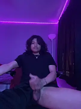 Snapshot of plutomf chatting on 10/13/25, 10:10 plutomf online show from 10/13/25, 10:10