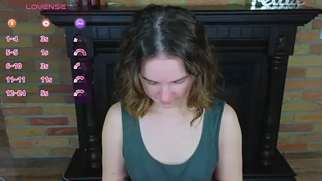 Snapshot of Ellie_Sunset chatting on 03/18/26, 09:23 Ellie Sunset online show from 03/18/26, 09:23