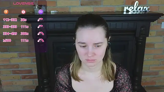 Snapshot of Ellie_Sunset chatting on 04/13/26, 08:20 Ellie Sunset online show from 04/13/26, 08:20